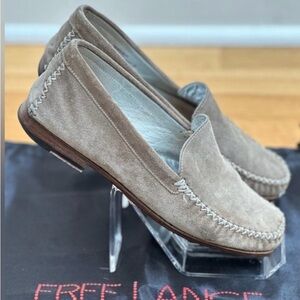 FREE LANCE Women’s Tan Beige Suede Loafers – Size 8.5